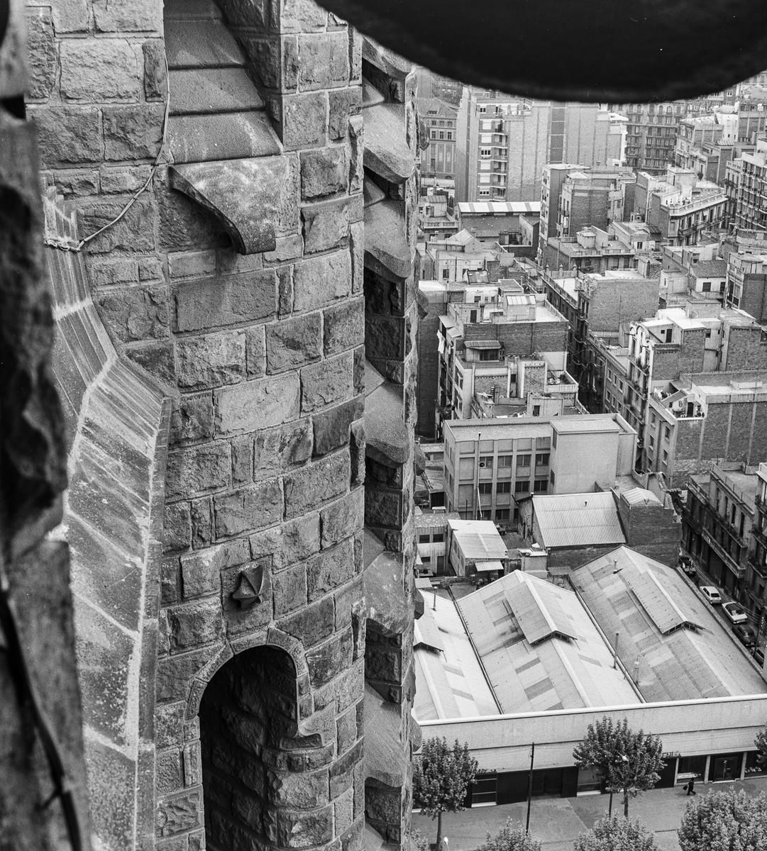 Sagrada Familia 1974 3 (1 of 1).jpg