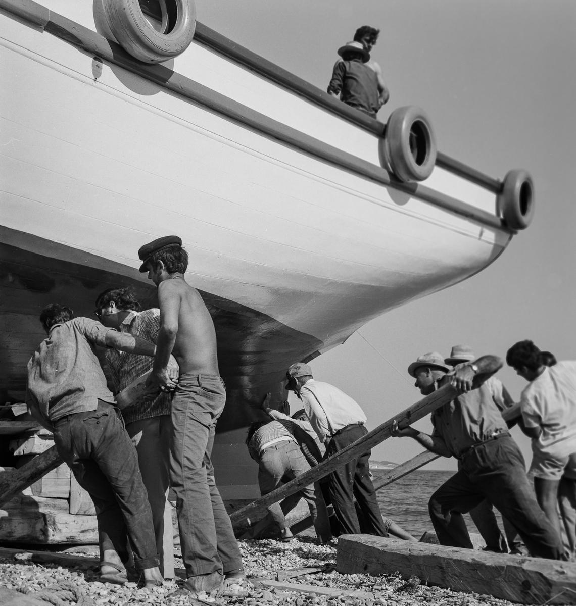 Samos. Boat Launch (1 of 1).jpg