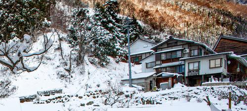 motorcycle-snow-2.jpg
