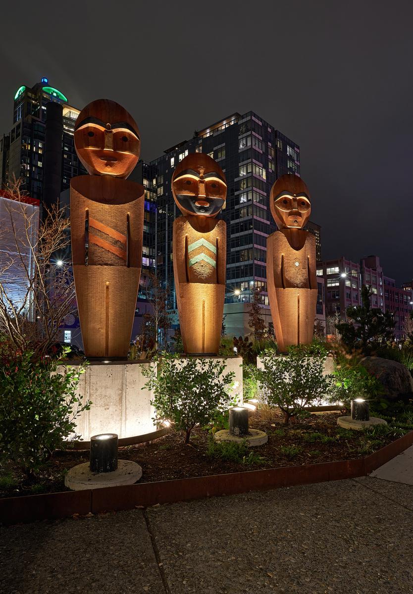 family-waterfront-small.jpg