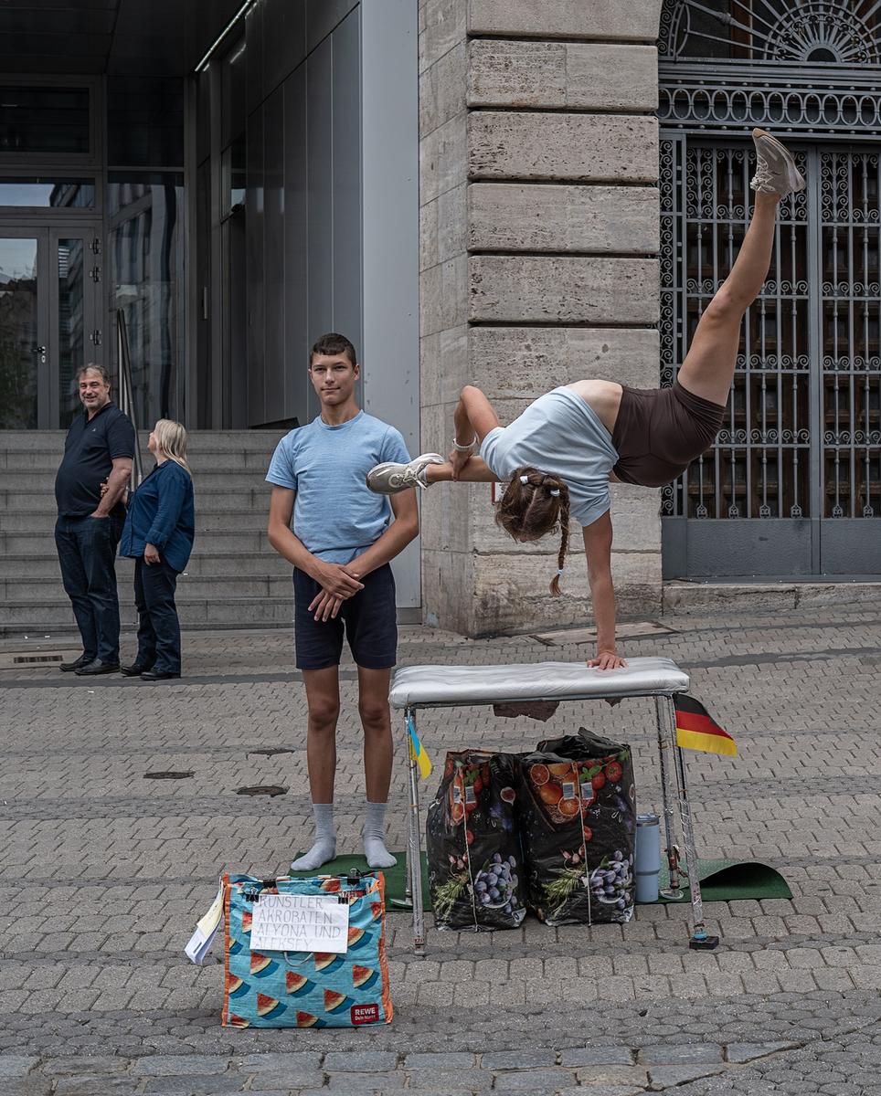 acrobat.jpg