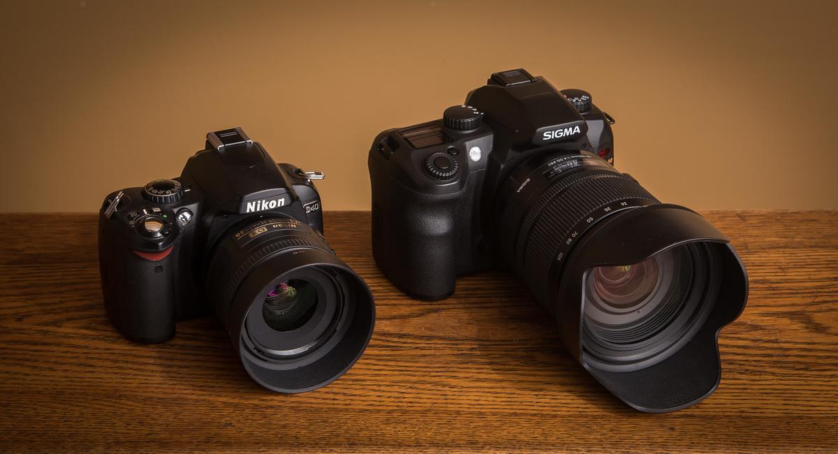 Nikon D40 (2006)  :  Sigma SD-14 (2007).jpg