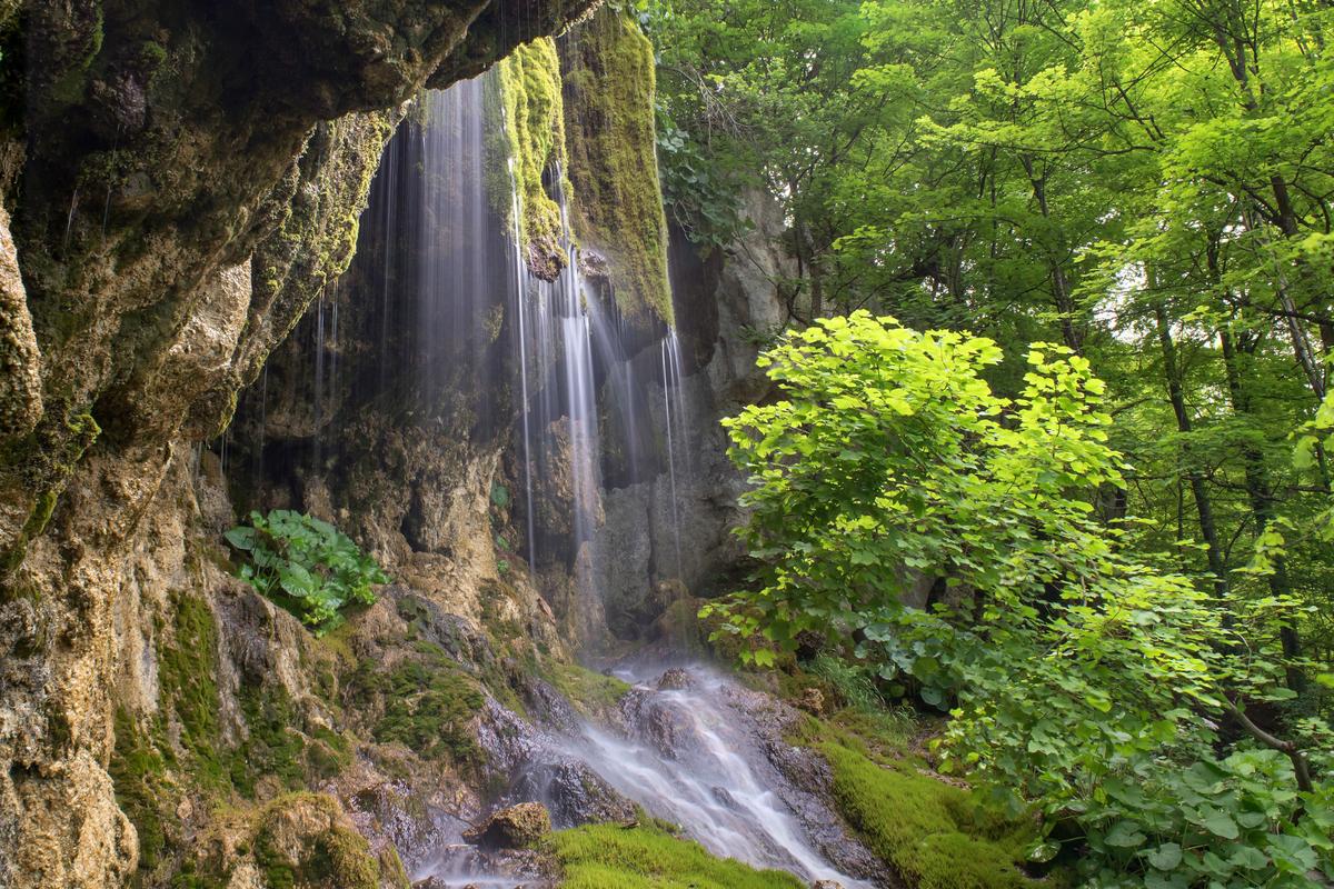 Waterfall-2.jpg