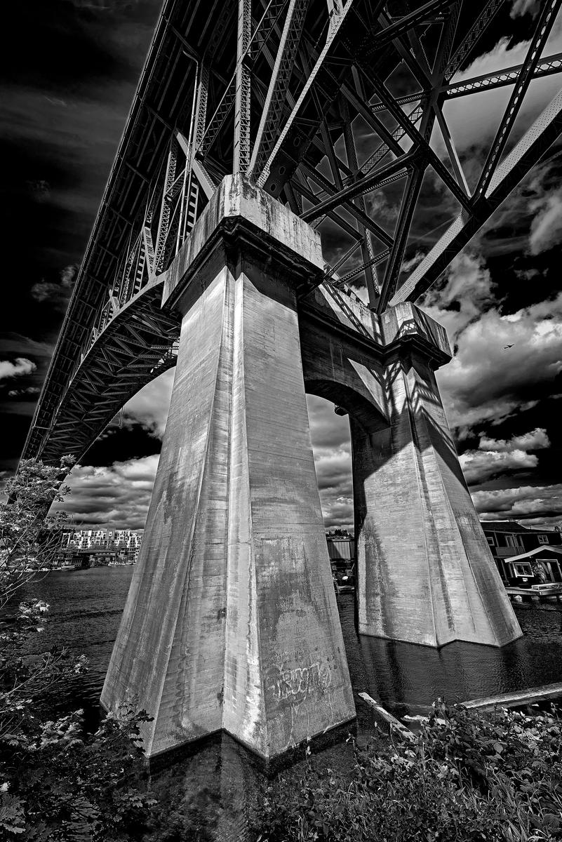 aurora-bridge-north-pier-BW-small.jpg