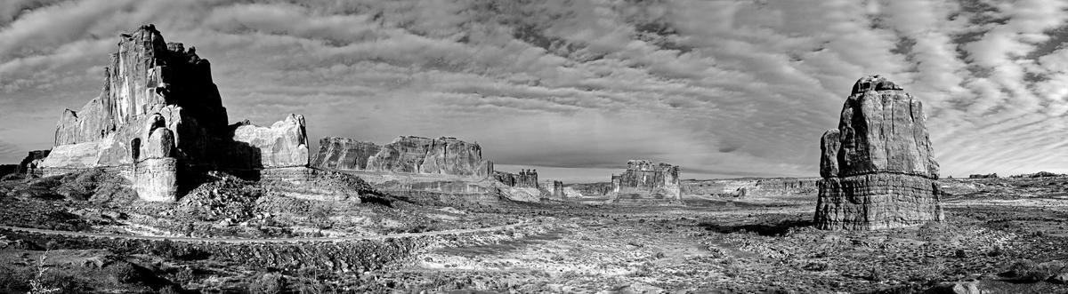 la_sal_viewpoint_BW.jpg