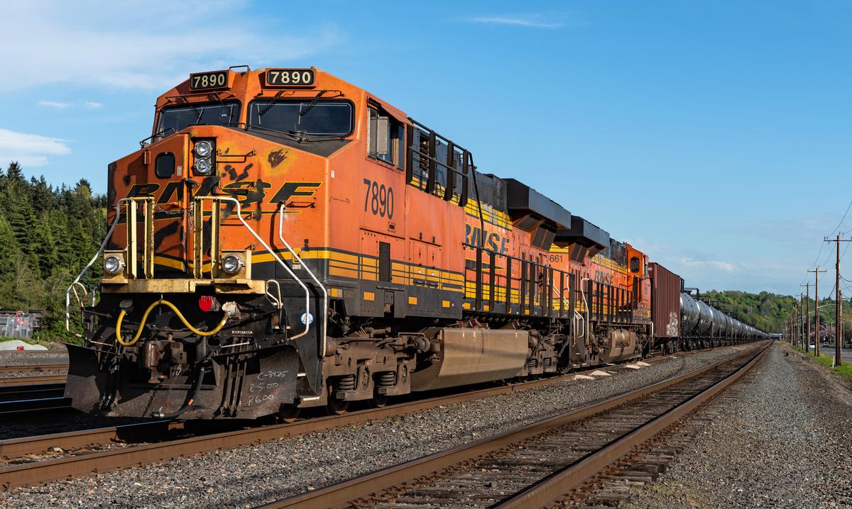 bnsf-7890-airport-way-small.jpg