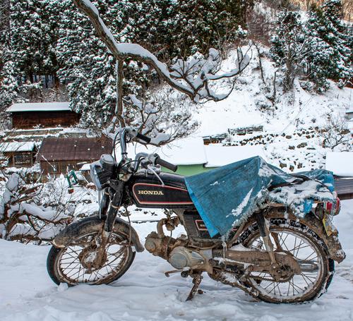 motorcycle-snow.jpg