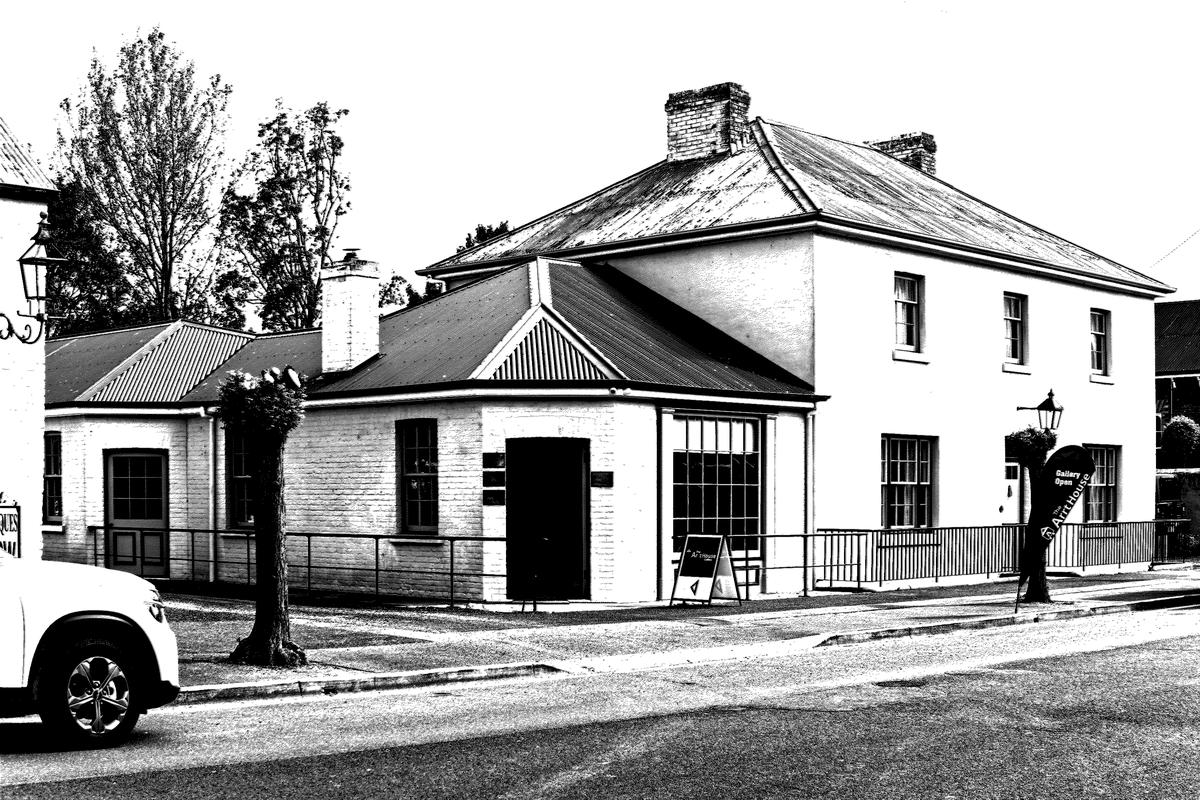 _VII0718_BWVersion.jpg