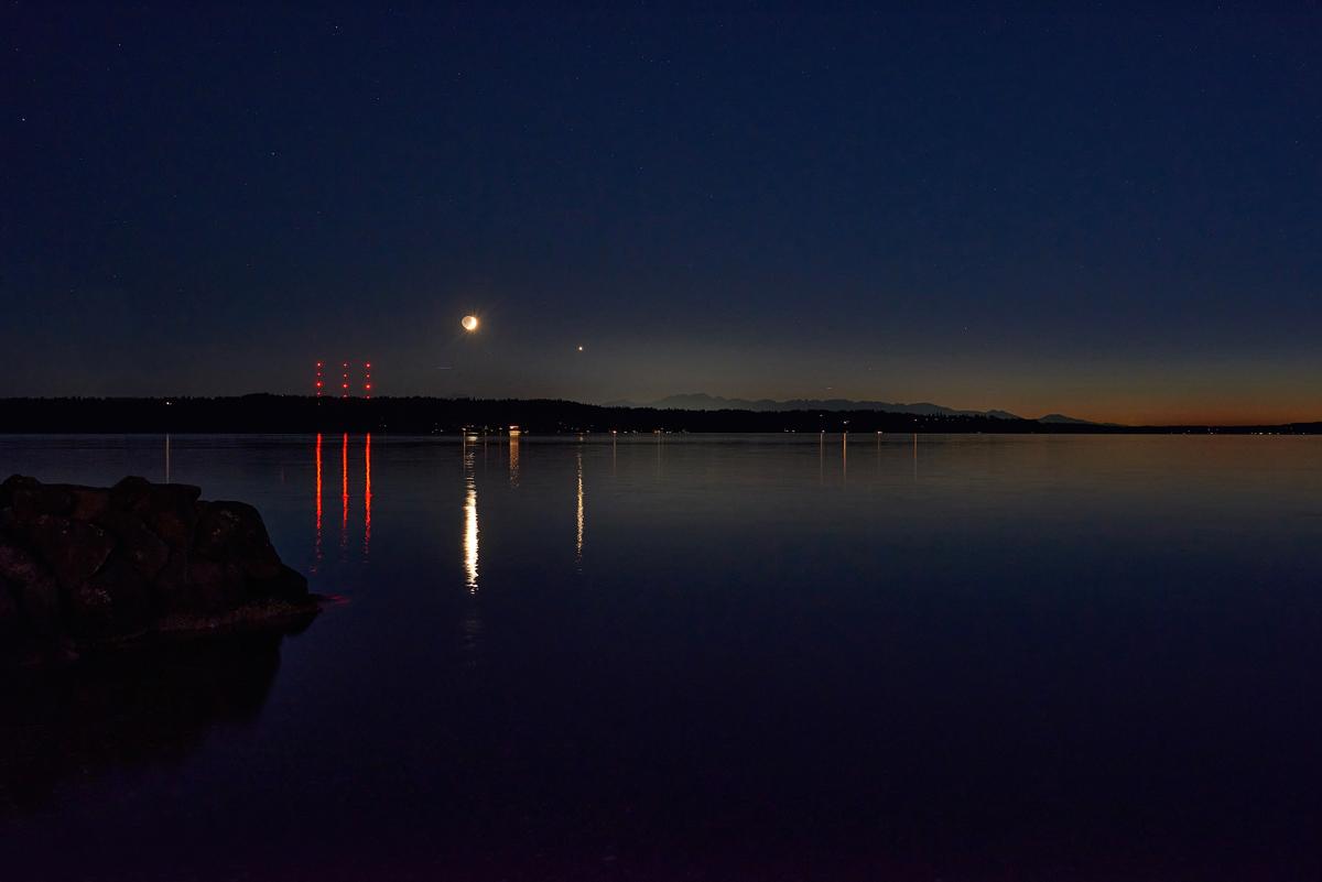 crescent-moon-02-night-small.jpg
