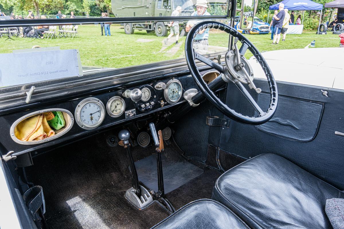 EB110070-1_Superlarge.jpg